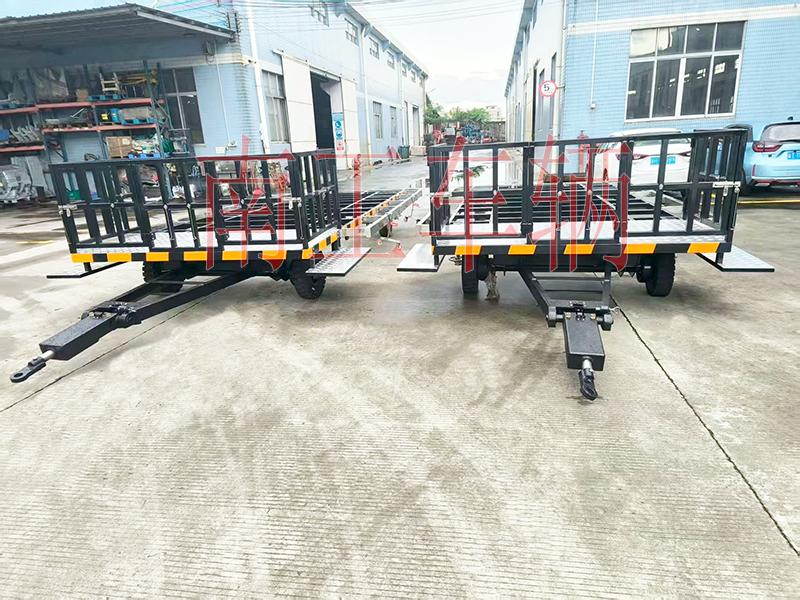 5吨带不锈钢配件牵引华体会平台 护栏型全挂车