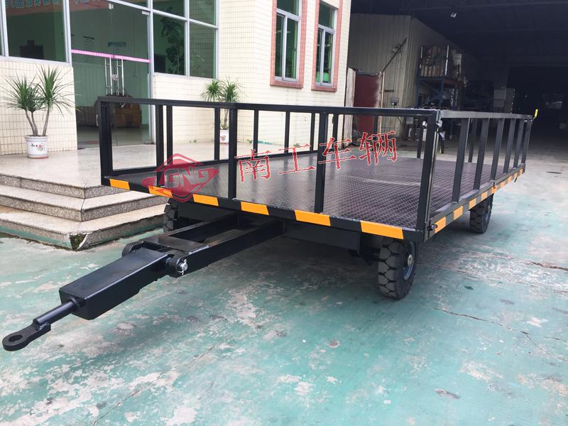 无动力叉车牵引6吨护栏型华体会平台黑色