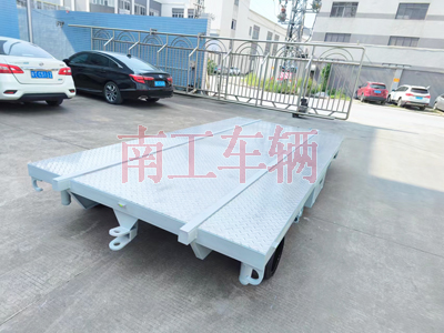 船体艏段运输华体会平台1I.jpg