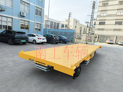 10吨华体会平台带液压支腿伸缩梯工具车5I.jpg