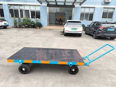 3吨小型华体会平台 带橡胶垫工具车2I.jpg