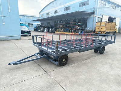 4吨骨架式华体会平台 带下翻护栏工具拖车3I.jpg